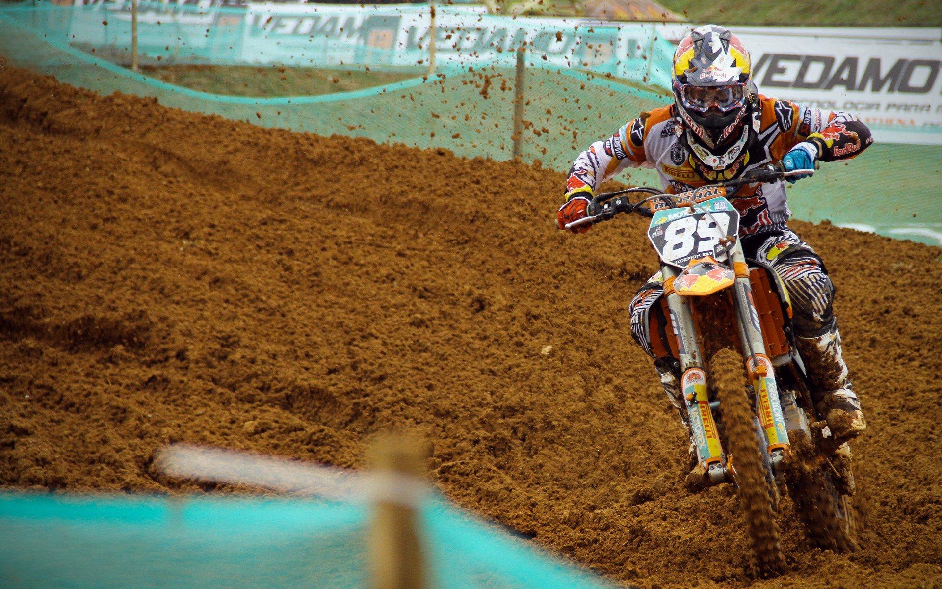 意甲焦点战,托纳利生日夜梅开二度,AC米兰3比1力克维罗纳继续领跑积分榜